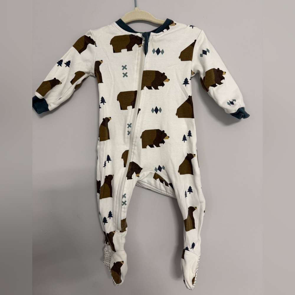 Adorable Bear Pattern Kids zippy jams Footie Pajamas in 3-6M with zippered legs